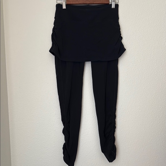 Athleta 2 in 1 skirted leggings - Picture 1 of 6